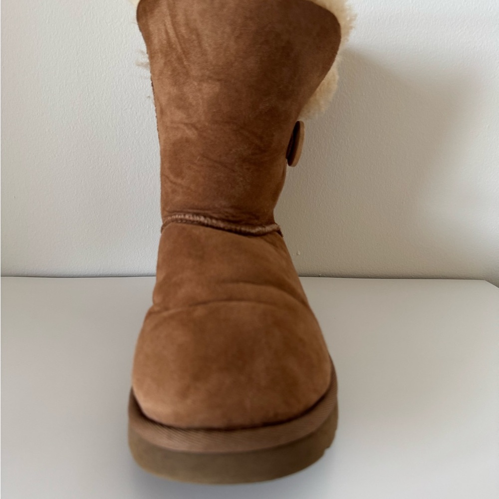 Ugg- Bailey Button - image 4